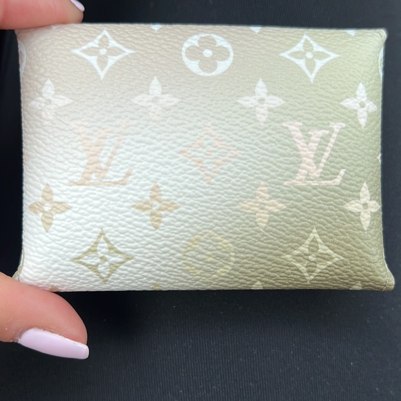 Louis Vuitton Spring in the City Sunset Khaki pouch - Picture 4 of 5
